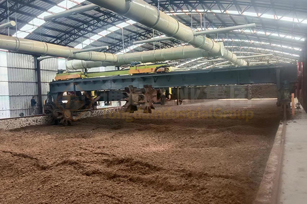 年產(chǎn)5000噸小型槽式有機肥生產(chǎn)線報價多少錢?槽式發(fā)酵有機肥生產(chǎn)線配置設備有哪些?