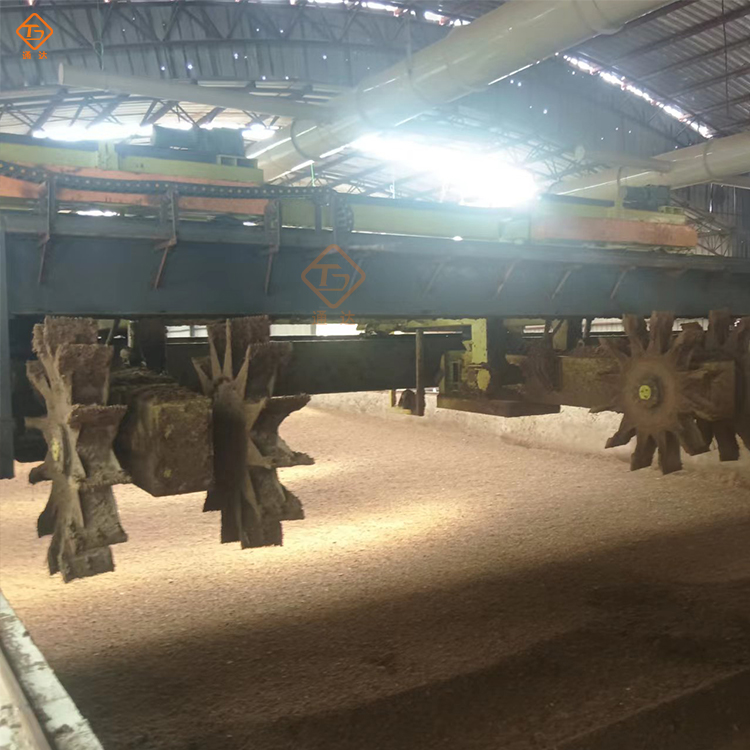 酒糟發酵翻拋機設備需要多少錢